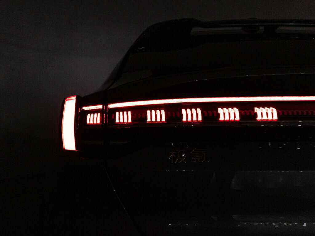 Zeekr 001 2023 года с пробегом. Фото: #30