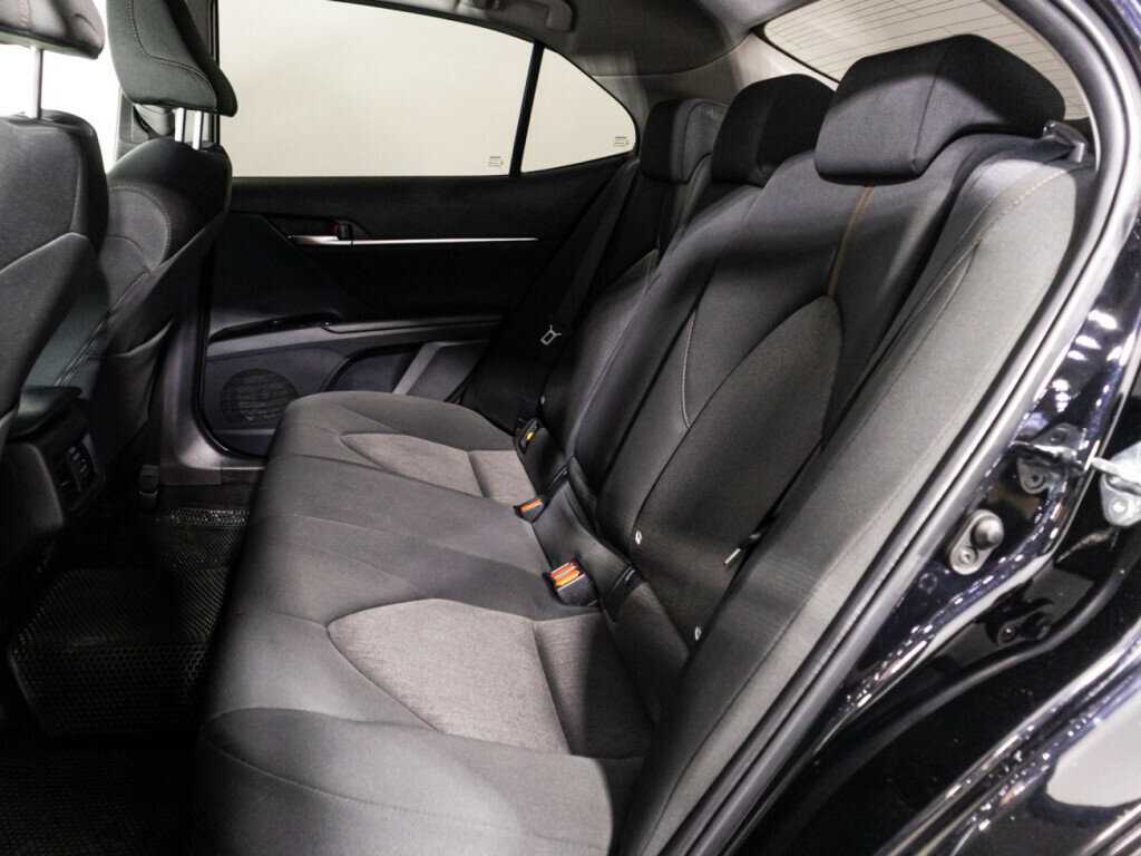 Toyota Camry 2021 года с пробегом. Фото: #9