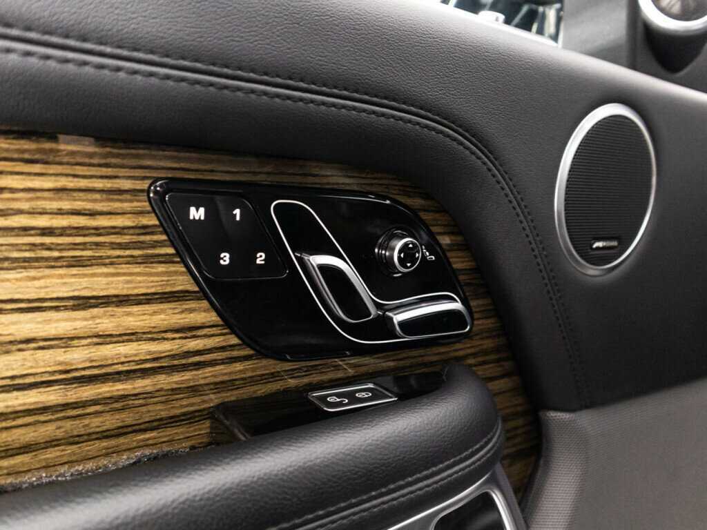 Land Rover Range Rover 2018 года с пробегом. Фото: #16