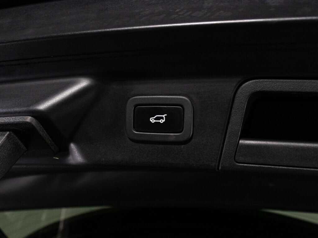 Land Rover Range Rover Velar 2018 года с пробегом. Фото: #15