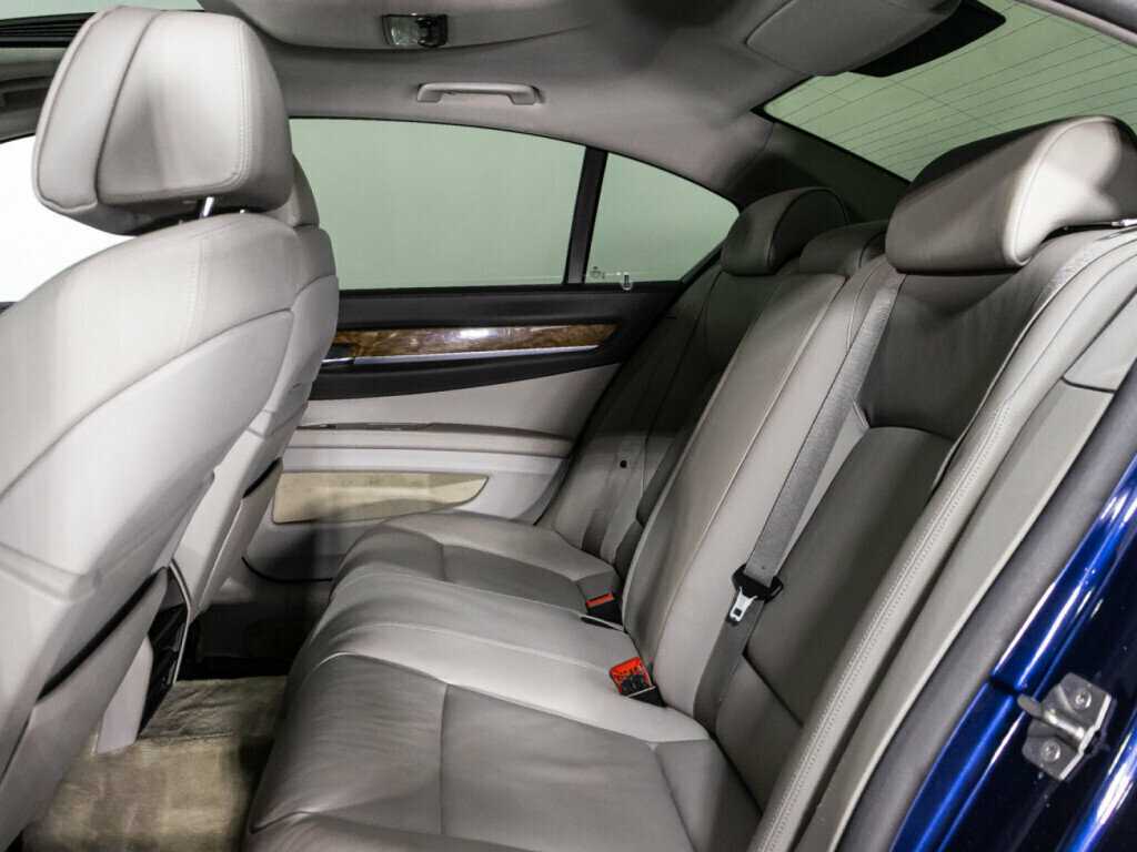 BMW 7 серии 2012 года с пробегом. Фото: #9