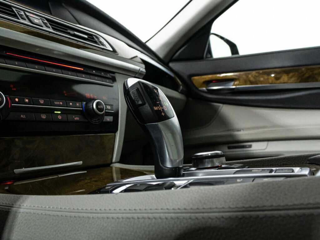 BMW 7 серии 2012 года с пробегом. Фото: #17