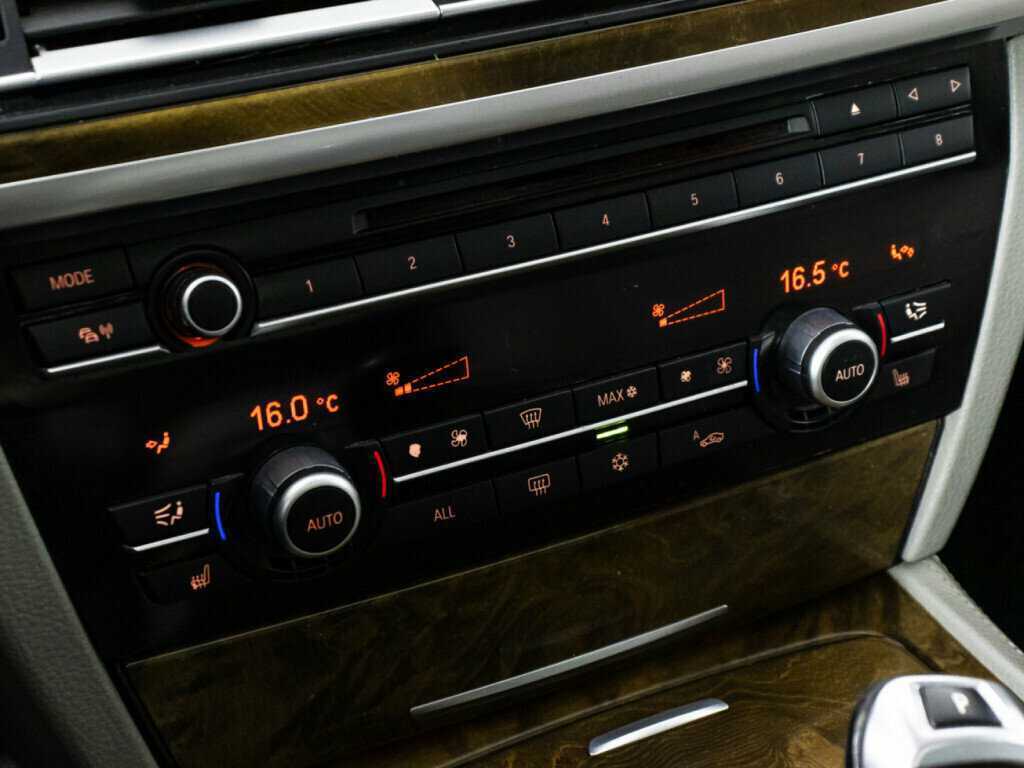 BMW 7 серии 2012 года с пробегом. Фото: #18