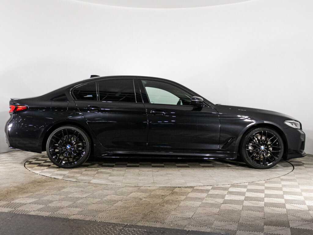 BMW 5 серии 2021 года с пробегом. Фото: #3