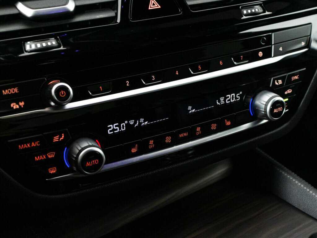 BMW 5 серии 2021 года с пробегом. Фото: #17