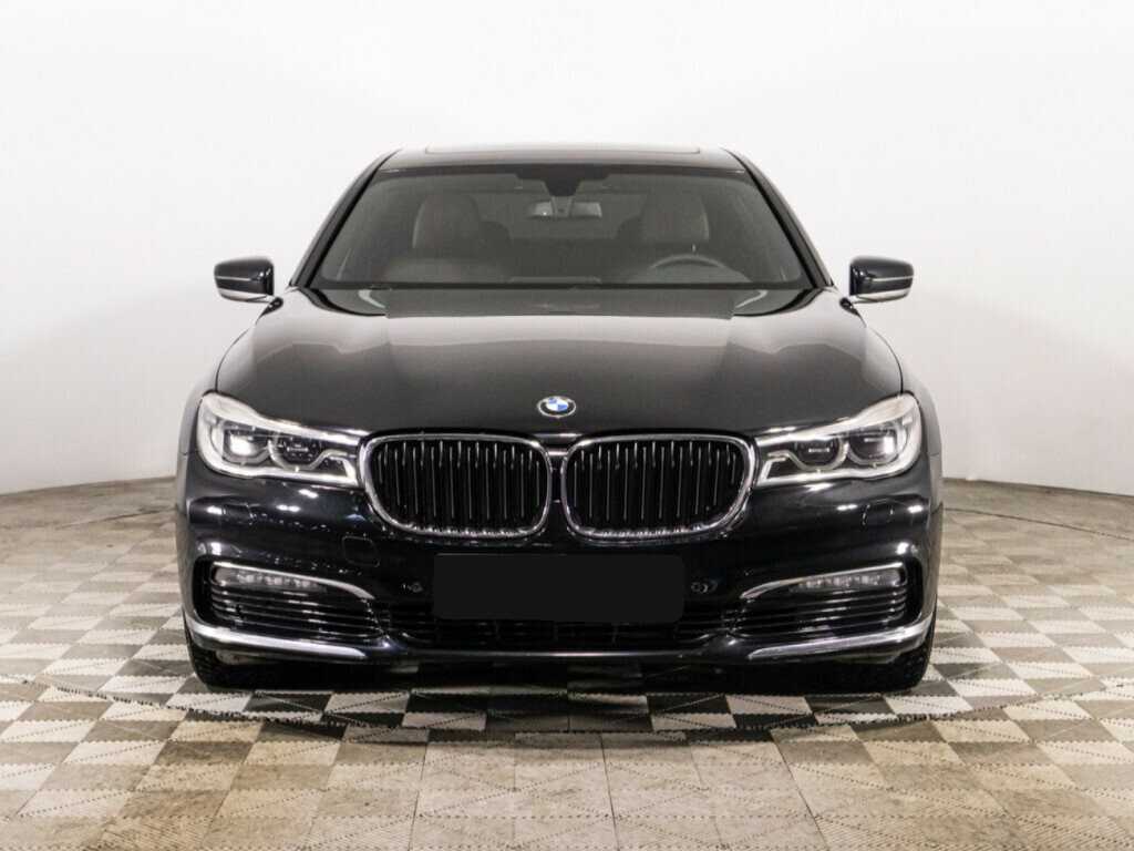 BMW 7 серии 2016 года с пробегом. Фото: #1