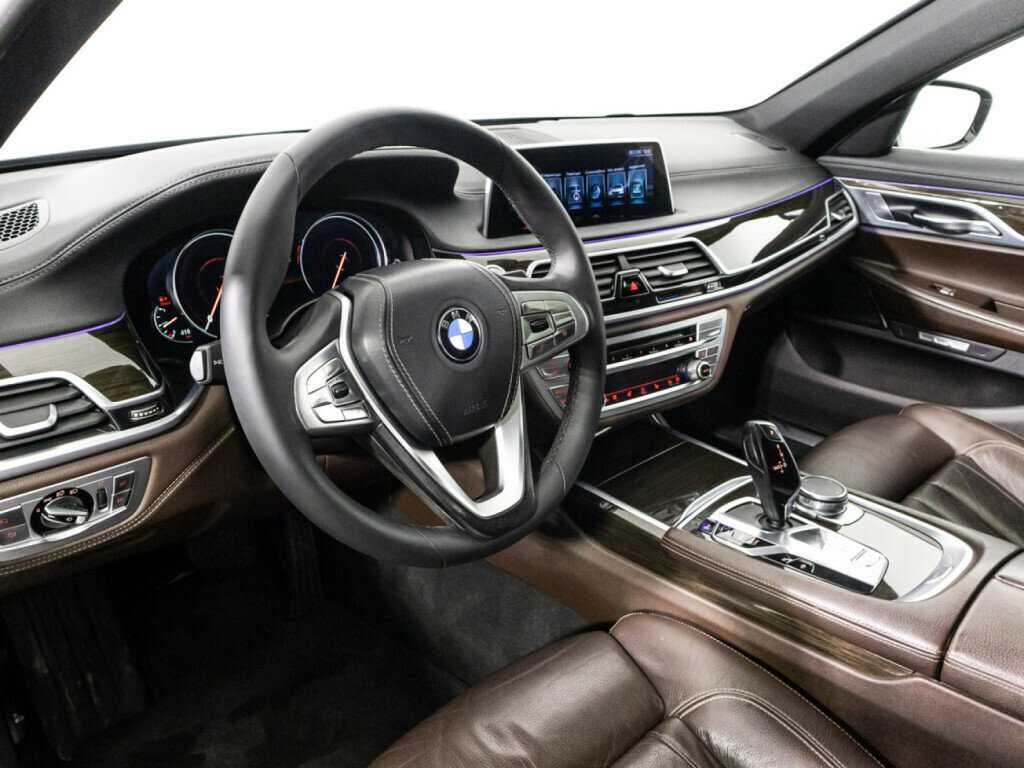 BMW 7 серии 2016 года с пробегом. Фото: #10