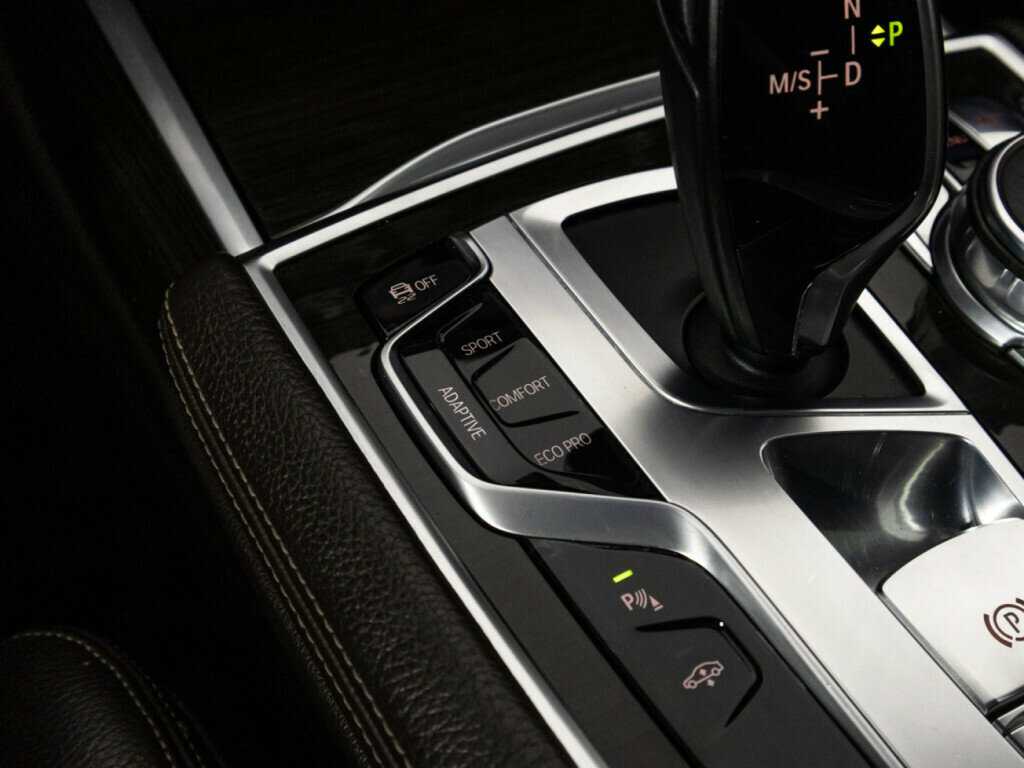 BMW 7 серии 2016 года с пробегом. Фото: #20