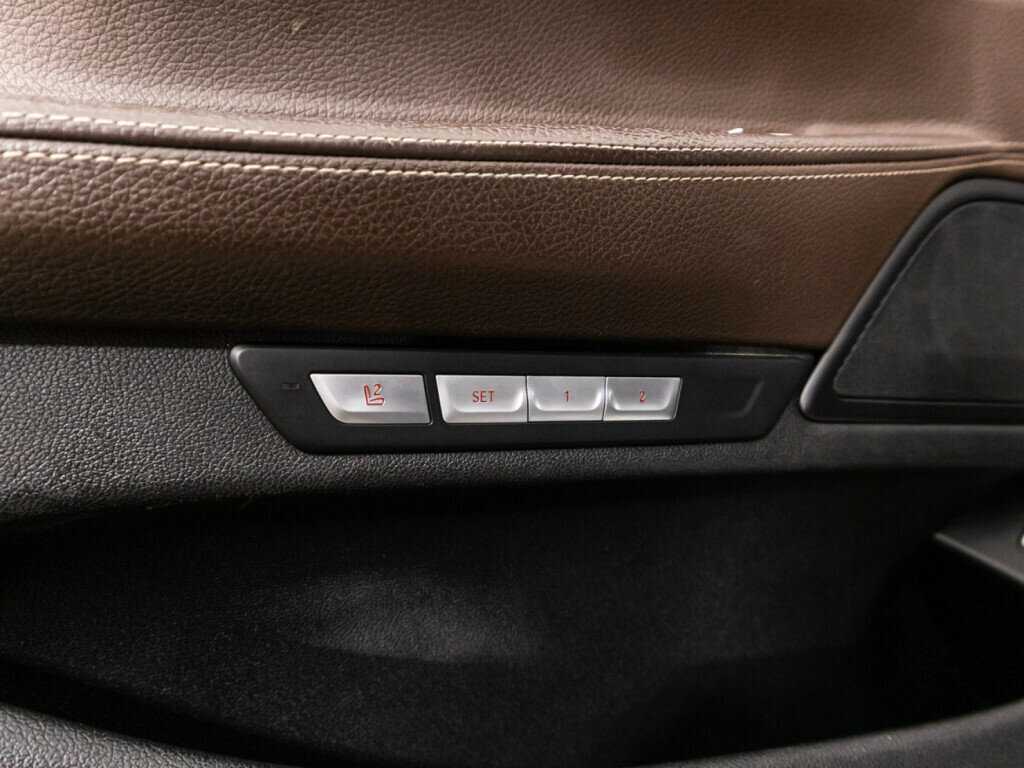 BMW 7 серии 2016 года с пробегом. Фото: #22