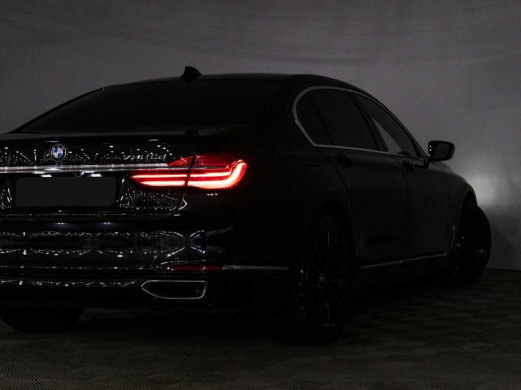 BMW 7 серии 2016 года с пробегом. Фото: #27