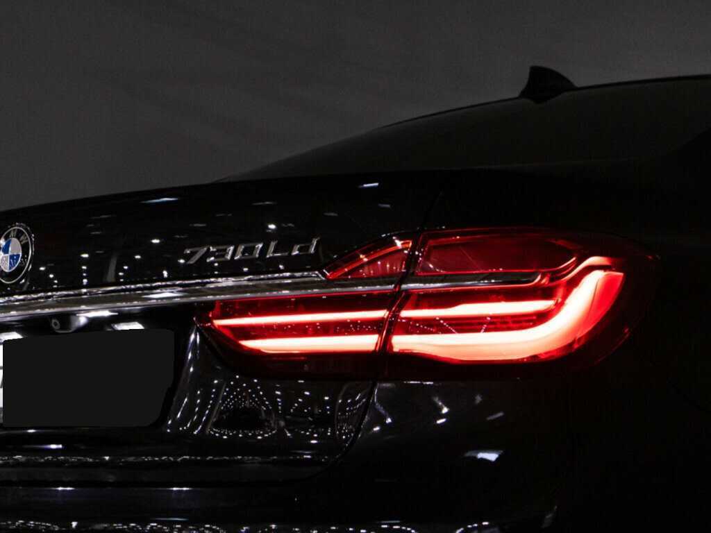 BMW 7 серии 2016 года с пробегом. Фото: #28