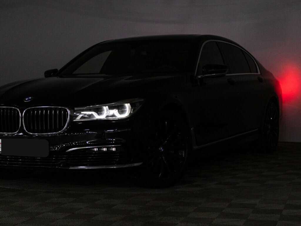 BMW 7 серии 2016 года с пробегом. Фото: #29