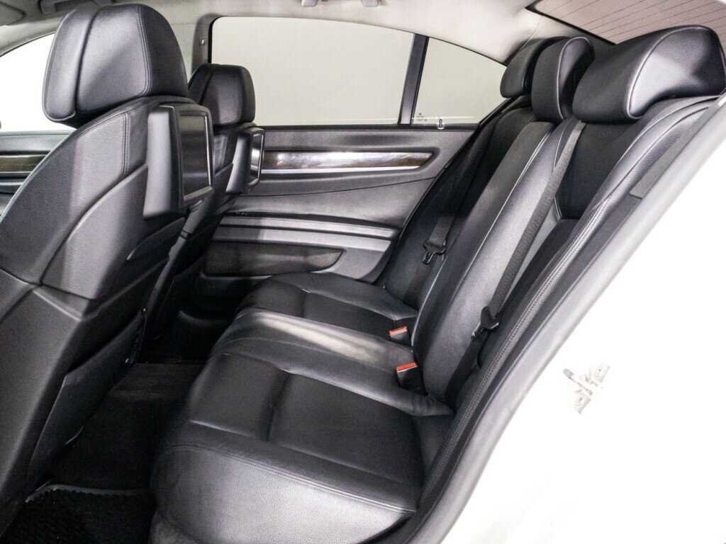 BMW 7 серии 2012 года с пробегом. Фото: #9