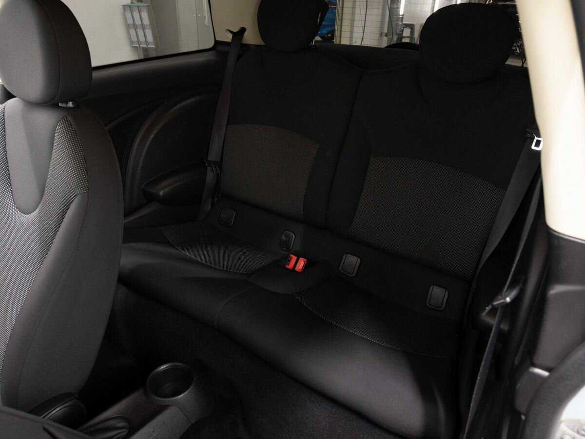 Mini Hatch 2011 года с пробегом. Фото: #9