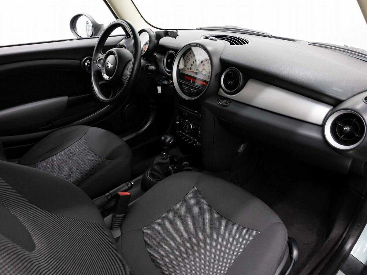 Mini Hatch 2011 года с пробегом. Фото: #10