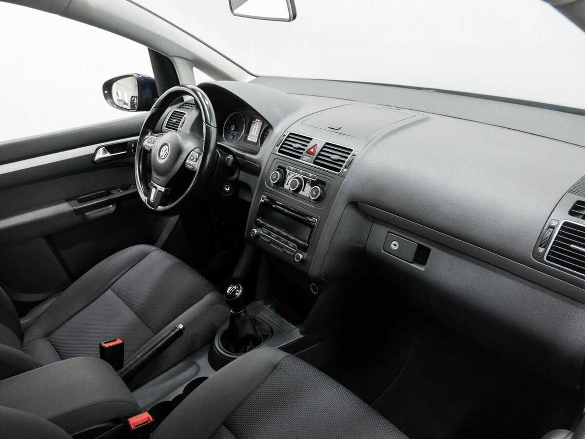 Volkswagen Touran 2012 года с пробегом. Фото: #7