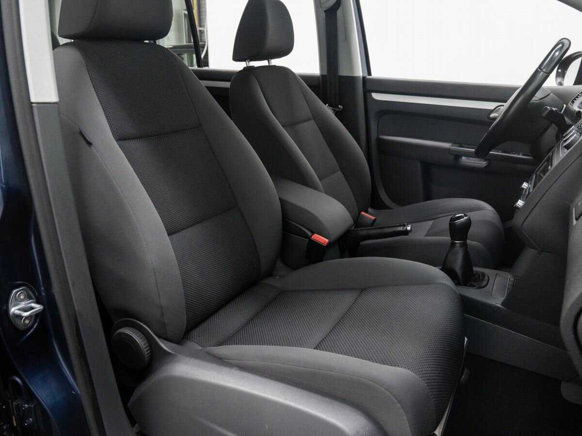 Volkswagen Touran 2012 года с пробегом. Фото: #8