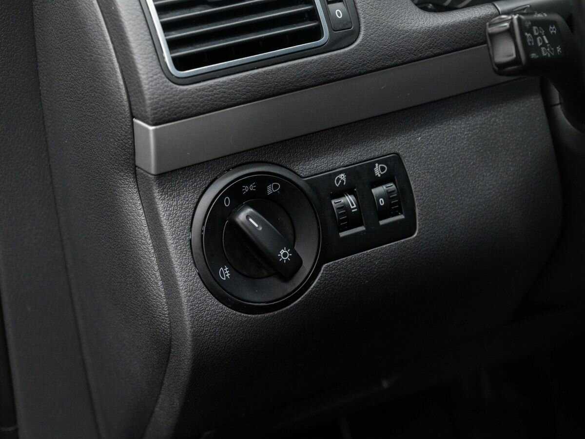 Volkswagen Touran 2012 года с пробегом. Фото: #15