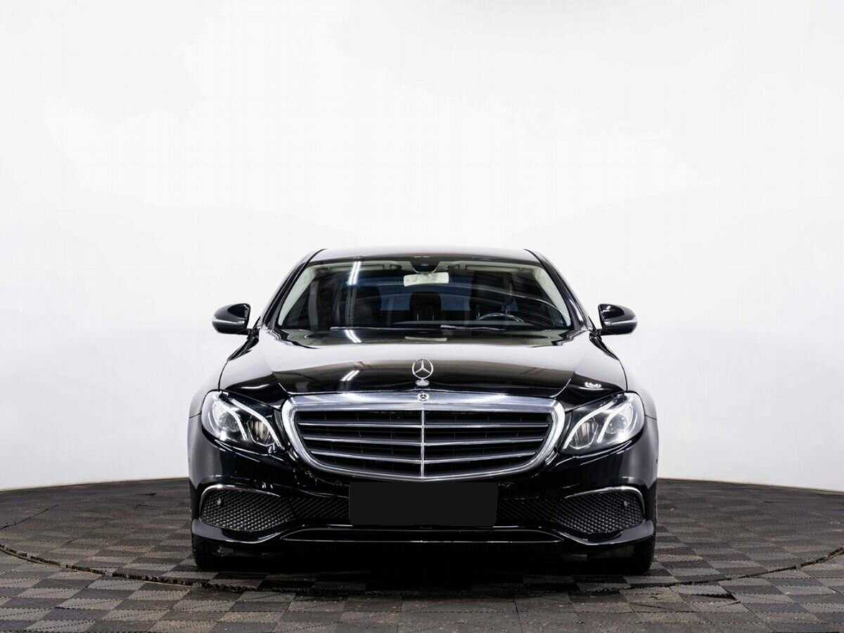 Mercedes-Benz E-Класс 2020 года с пробегом. Фото: #1