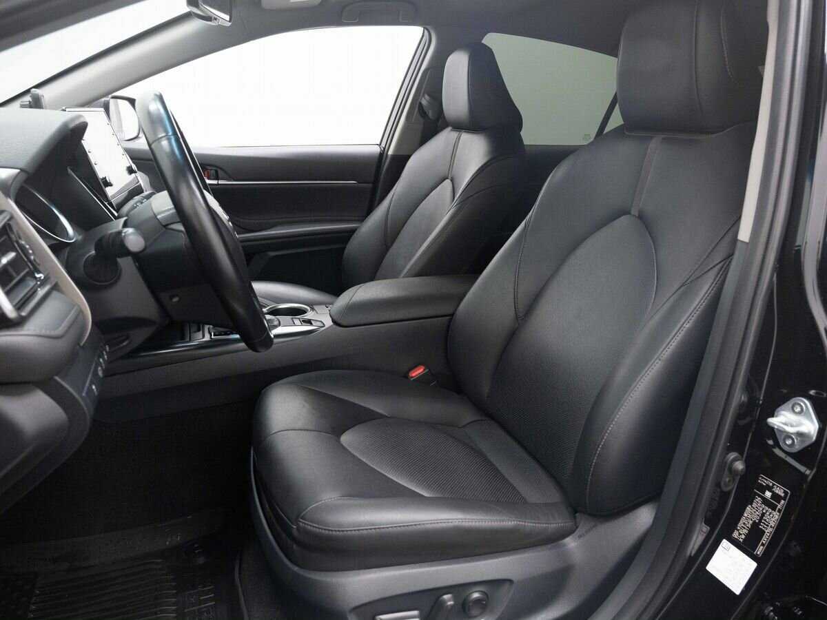 Toyota Camry 2021 года с пробегом. Фото: #9