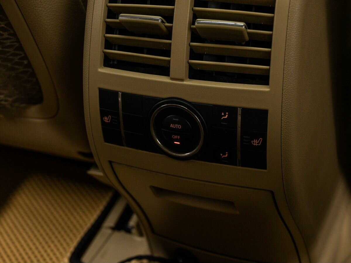 Mercedes-Benz GL-Класс 2011 года с пробегом. Фото: #11