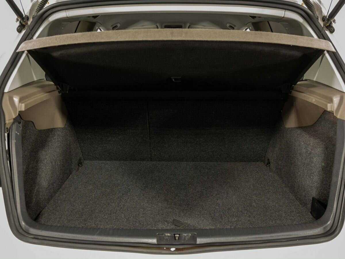 Volkswagen Golf 2011 года с пробегом. Фото: #19