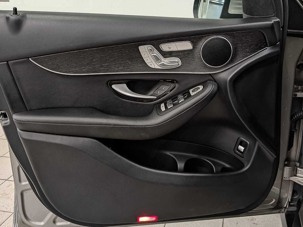 Mercedes-Benz GLC 2020 года с пробегом. Фото: #18