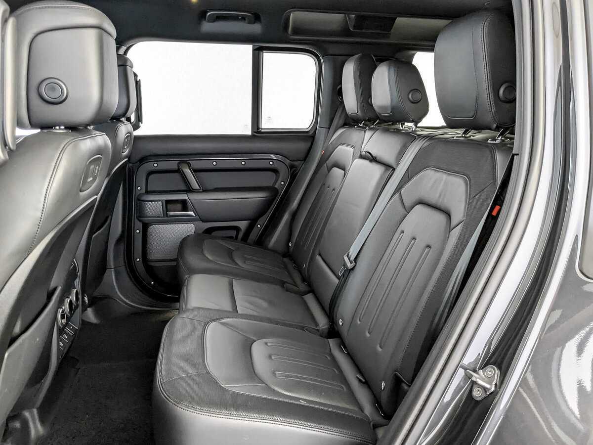 Land Rover Defender 2021 года с пробегом. Фото: #11