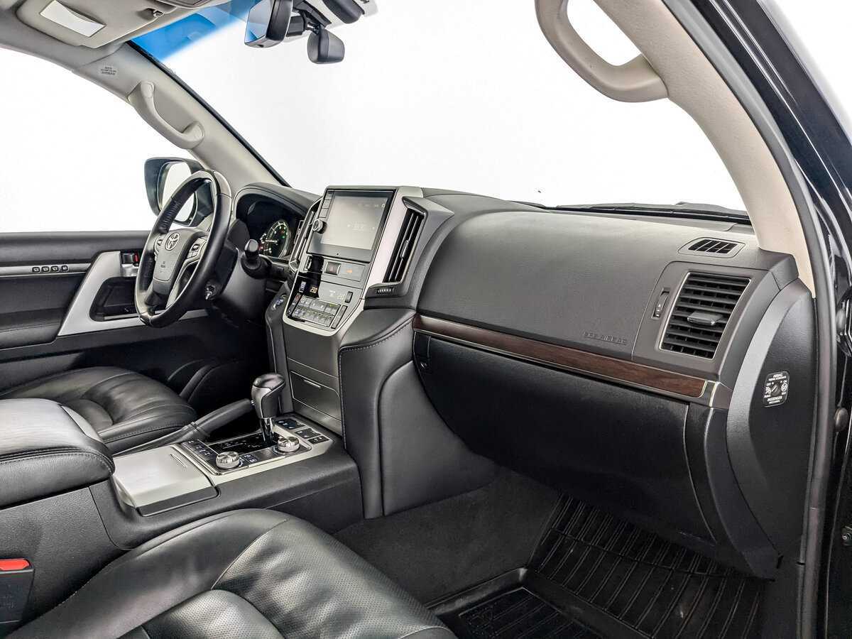 Toyota Land Cruiser 2020 года с пробегом. Фото: #10