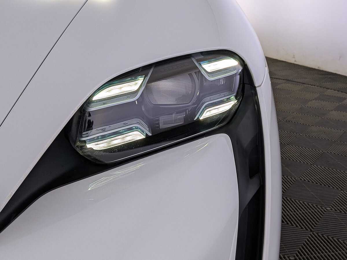 Porsche Taycan 2021 года с пробегом. Фото: #10