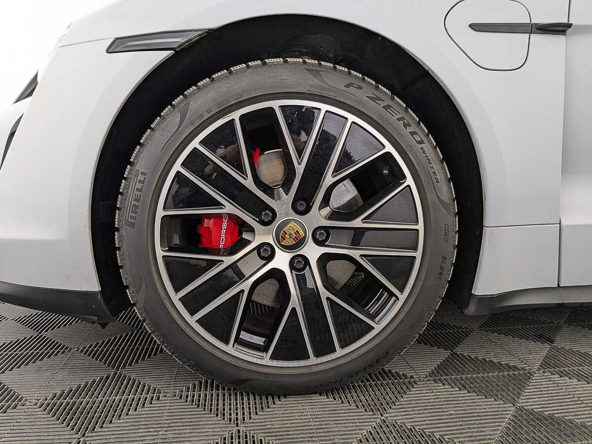 Porsche Taycan 2021 года с пробегом. Фото: #11