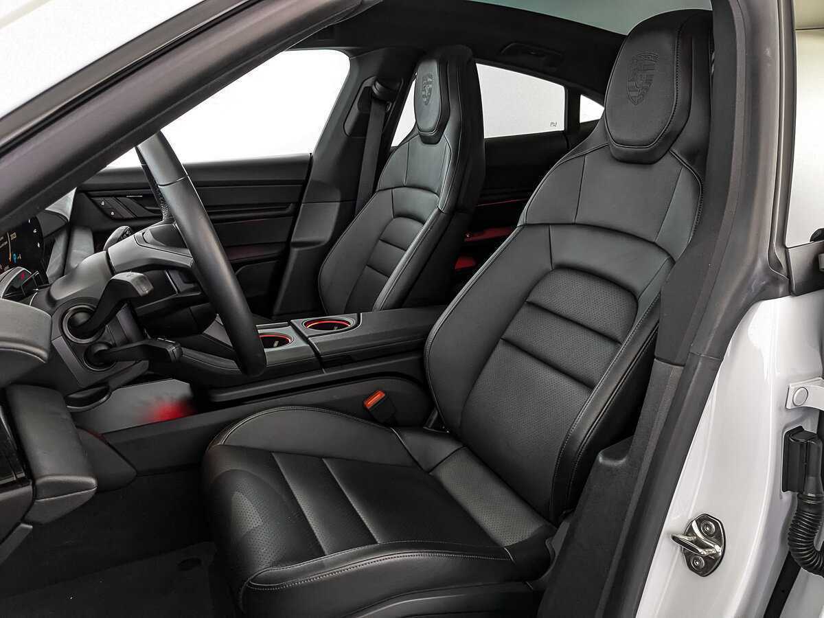 Porsche Taycan 2021 года с пробегом. Фото: #19