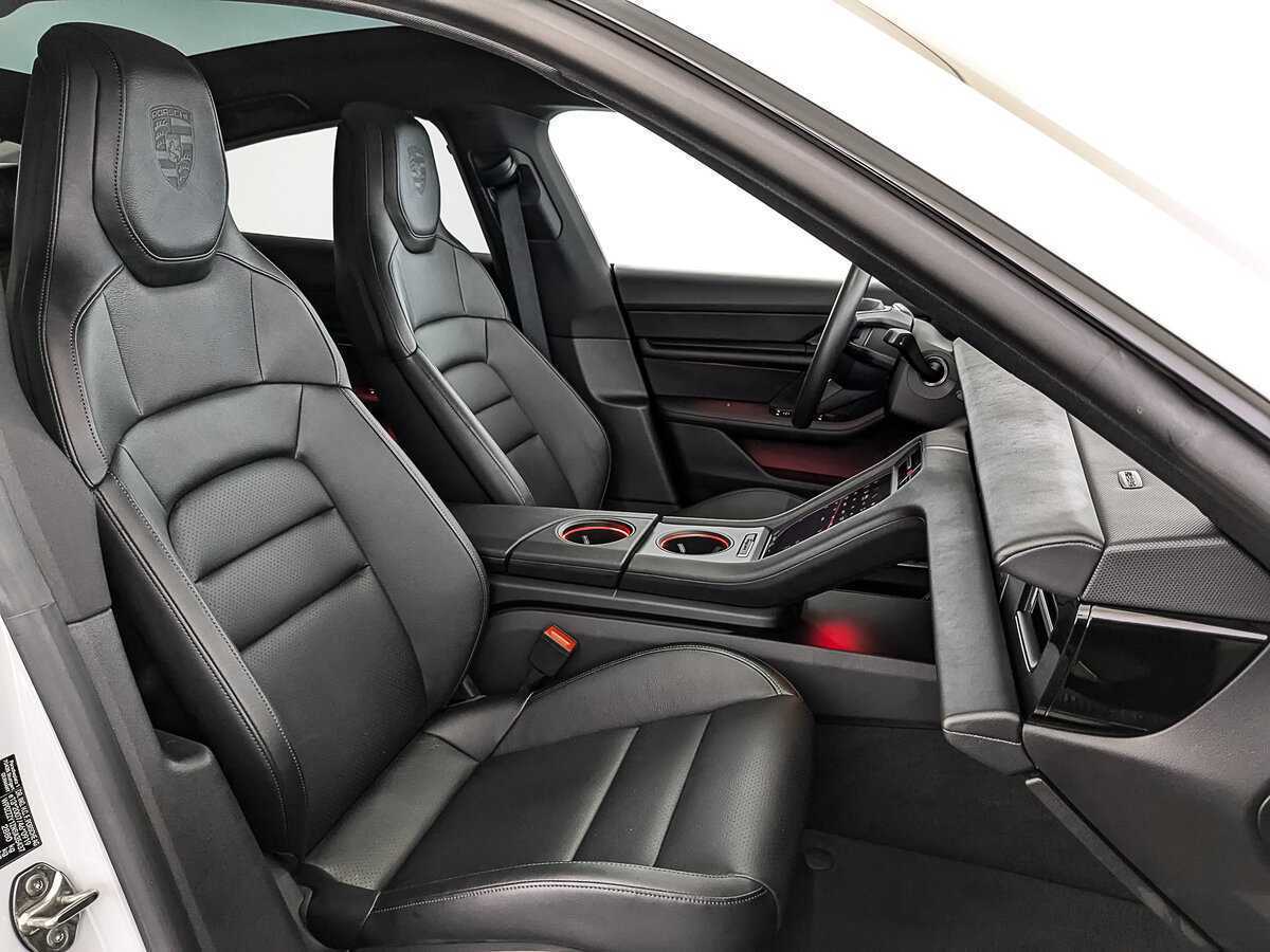 Porsche Taycan 2021 года с пробегом. Фото: #23
