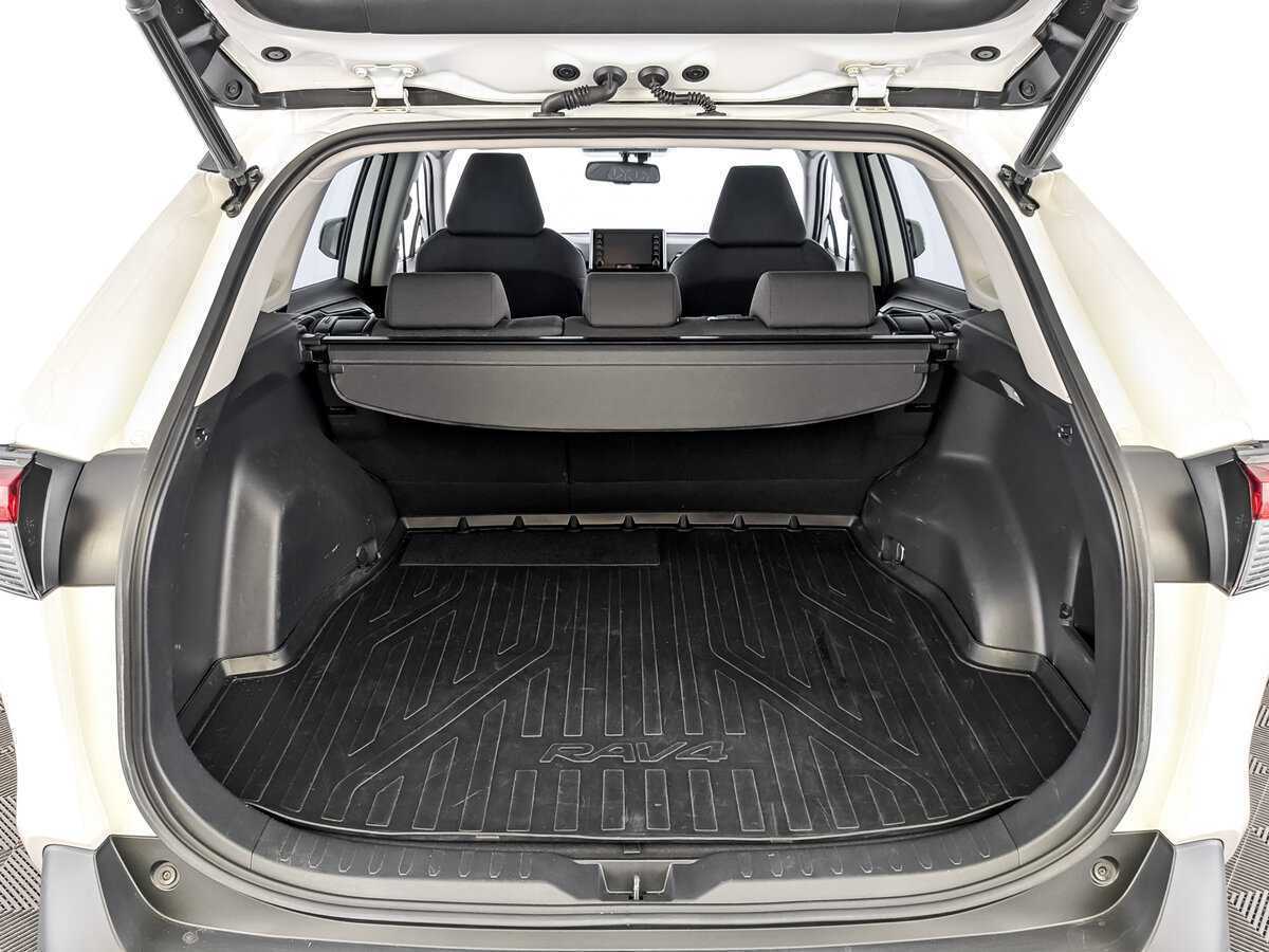 Toyota RAV4 2021 года с пробегом. Фото: #9