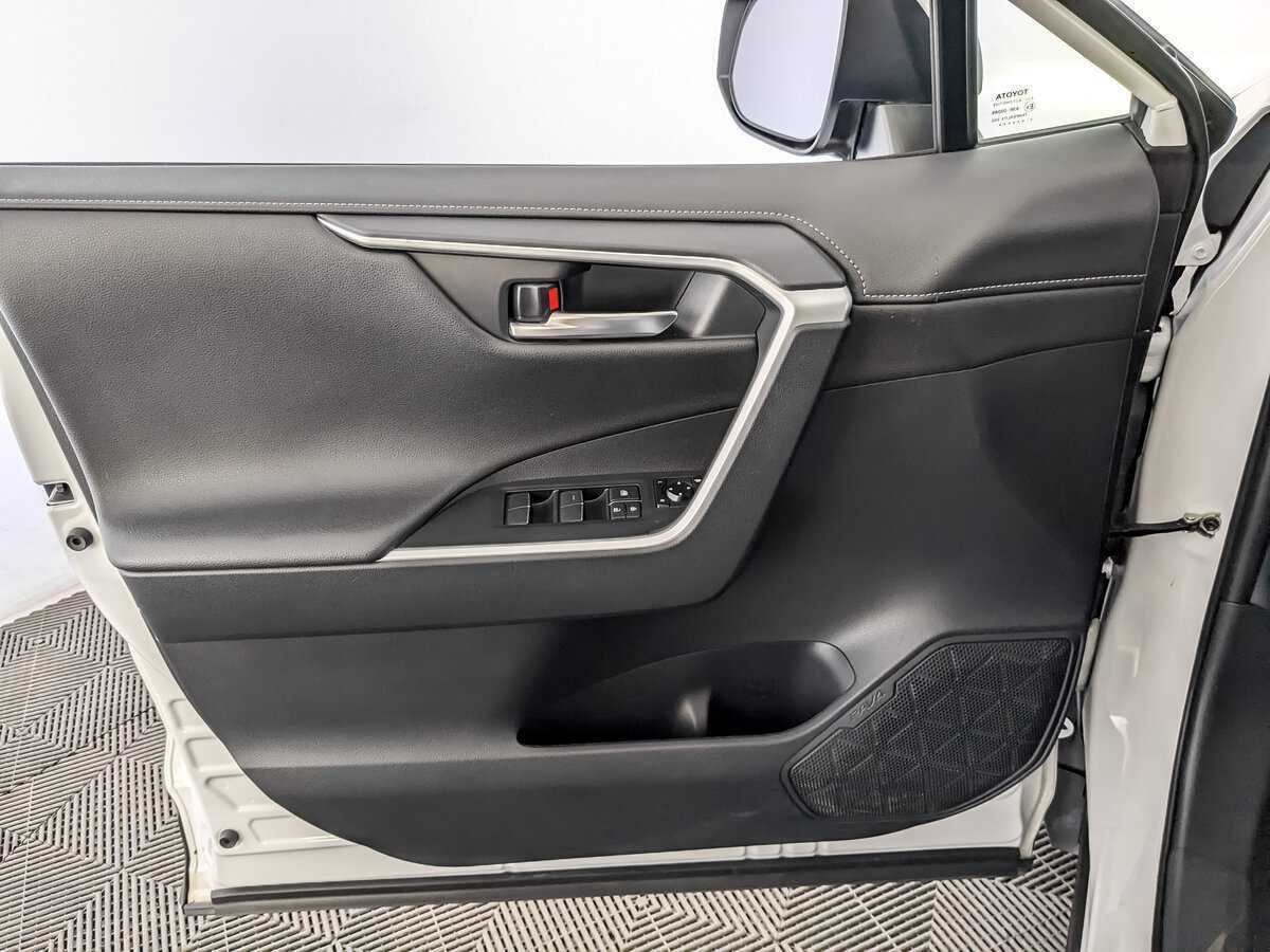 Toyota RAV4 2021 года с пробегом. Фото: #18