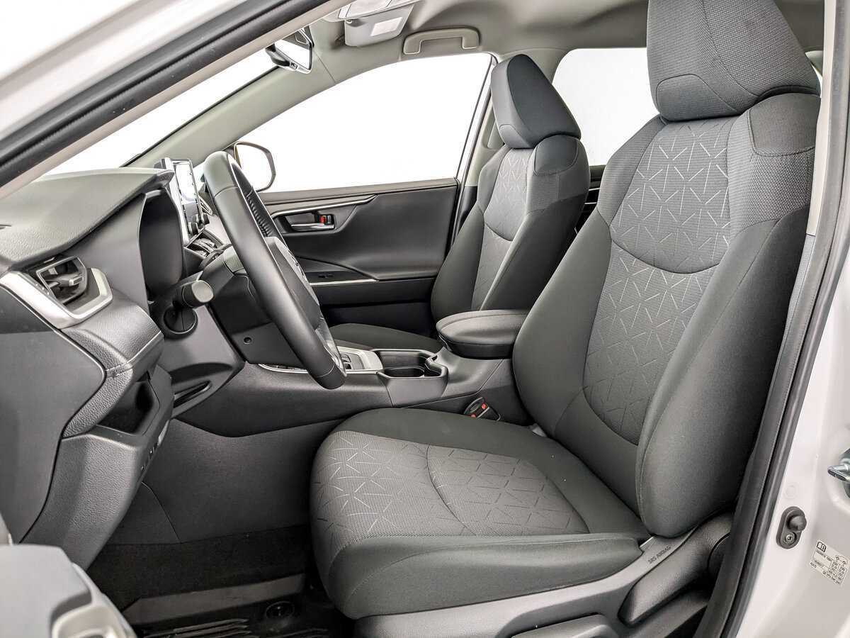 Toyota RAV4 2021 года с пробегом. Фото: #19