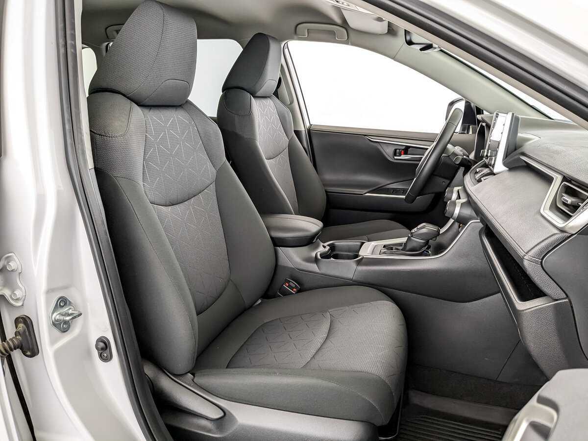 Toyota RAV4 2021 года с пробегом. Фото: #22