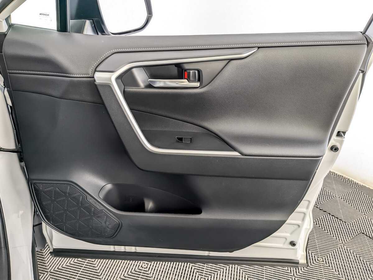 Toyota RAV4 2021 года с пробегом. Фото: #23