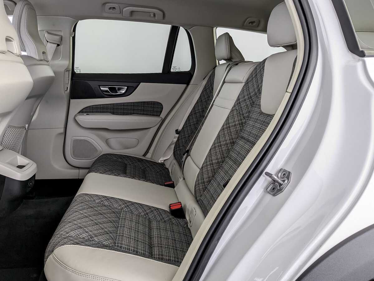 Volvo V60 Cross Country 2021 года с пробегом. Фото: #11