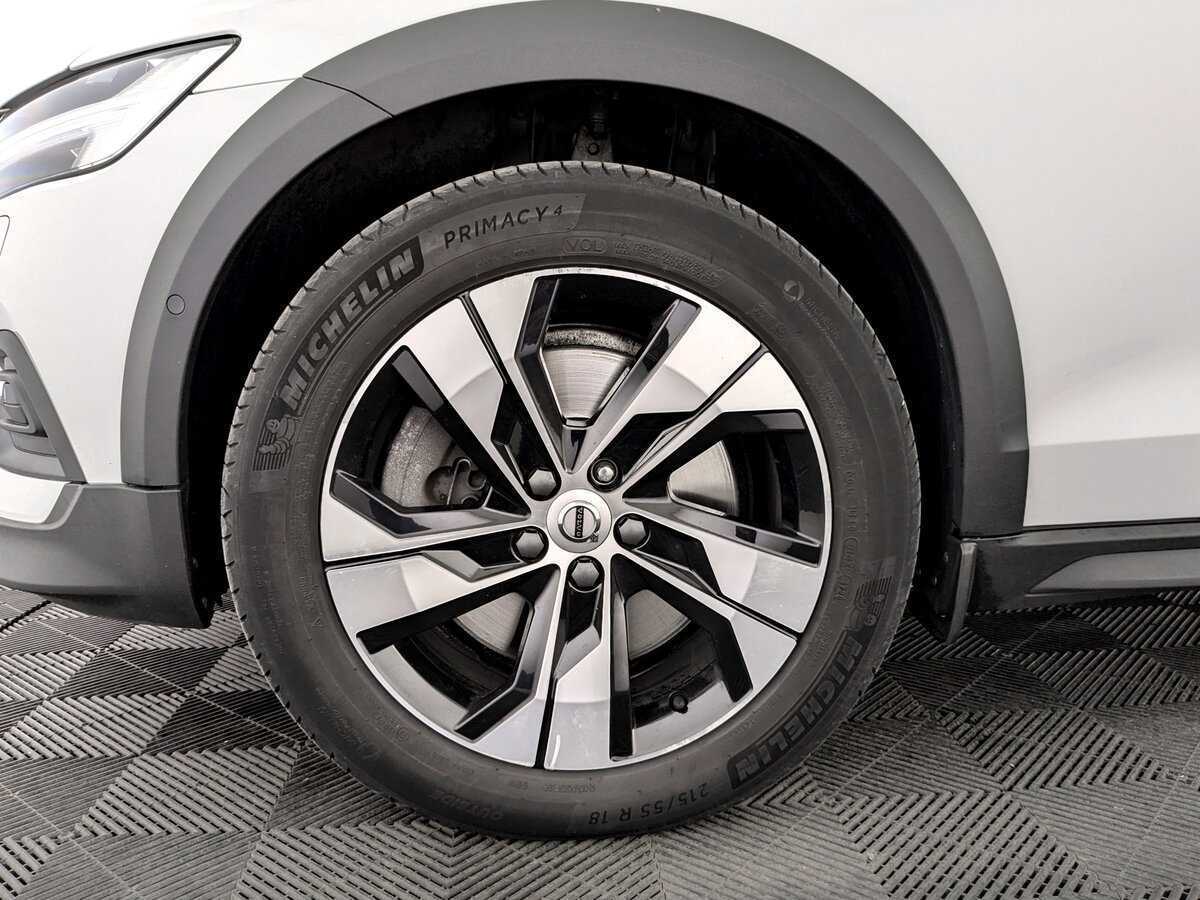 Volvo V60 Cross Country 2021 года с пробегом. Фото: #17