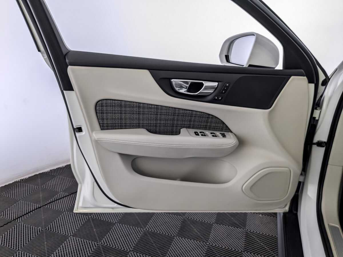 Volvo V60 Cross Country 2021 года с пробегом. Фото: #18