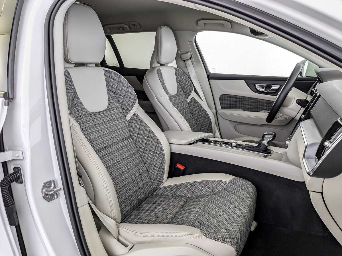 Volvo V60 Cross Country 2021 года с пробегом. Фото: #23