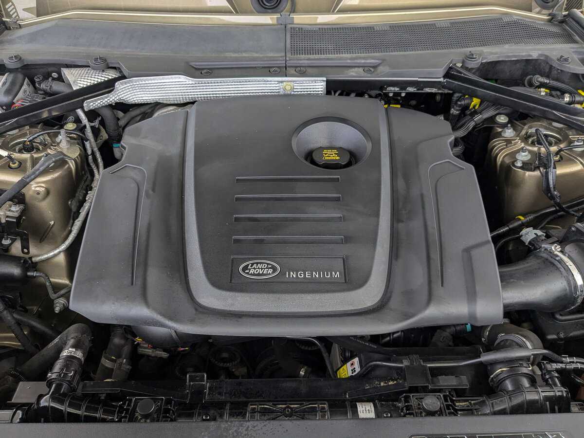 Land Rover Defender 2021 года с пробегом. Фото: #8