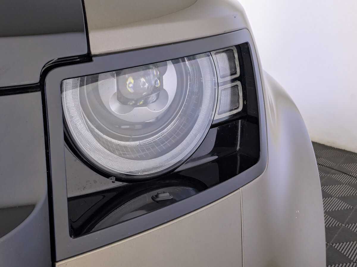 Land Rover Defender 2021 года с пробегом. Фото: #10