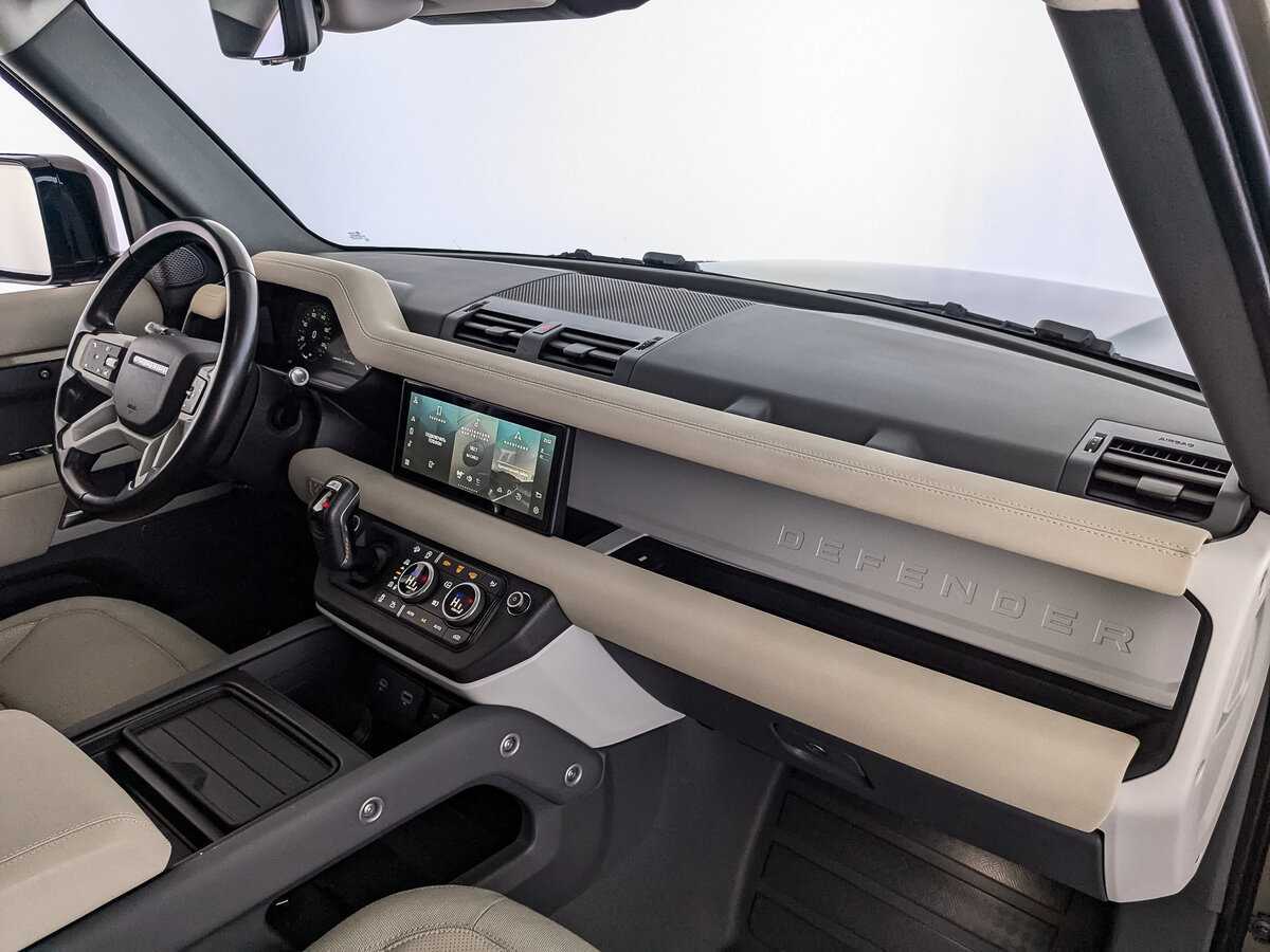 Land Rover Defender 2021 года с пробегом. Фото: #12