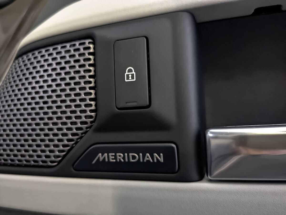 Land Rover Defender 2021 года с пробегом. Фото: #28