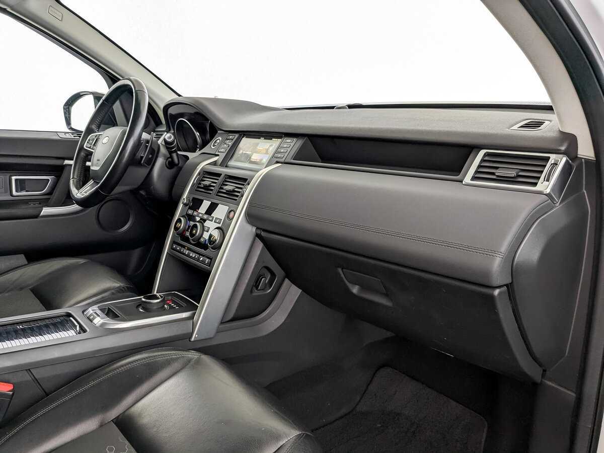 Land Rover Discovery Sport 2017 года с пробегом. Фото: #10