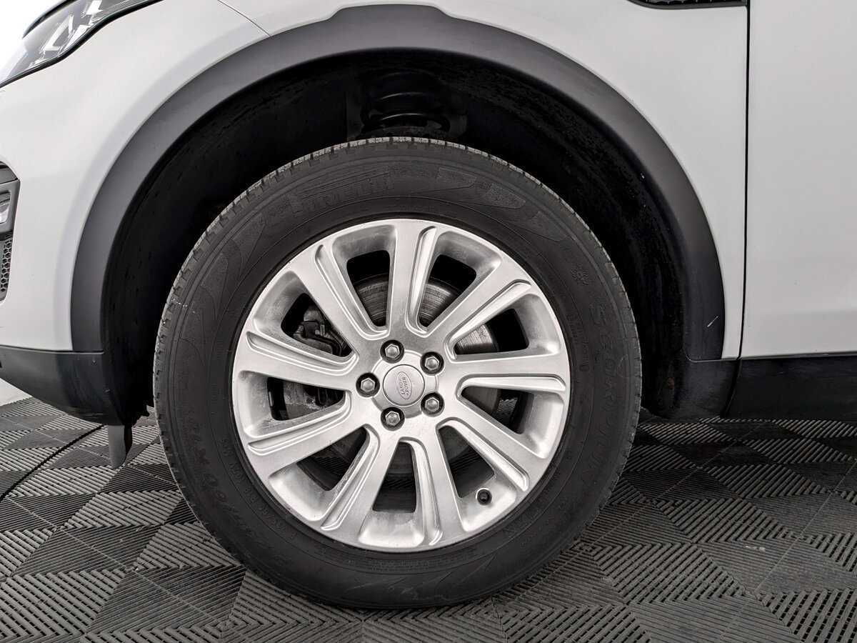 Land Rover Discovery Sport 2017 года с пробегом. Фото: #17