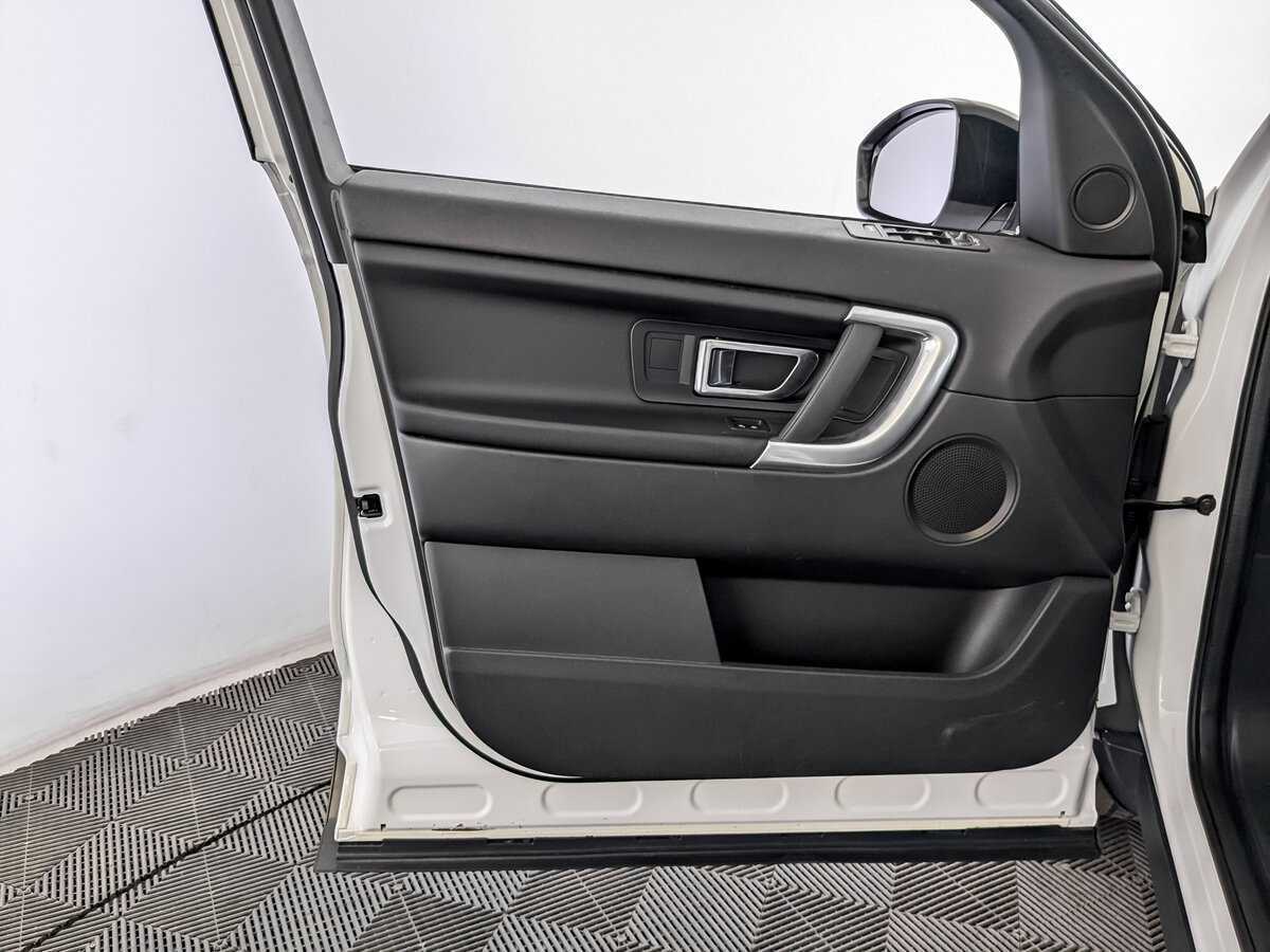 Land Rover Discovery Sport 2017 года с пробегом. Фото: #18