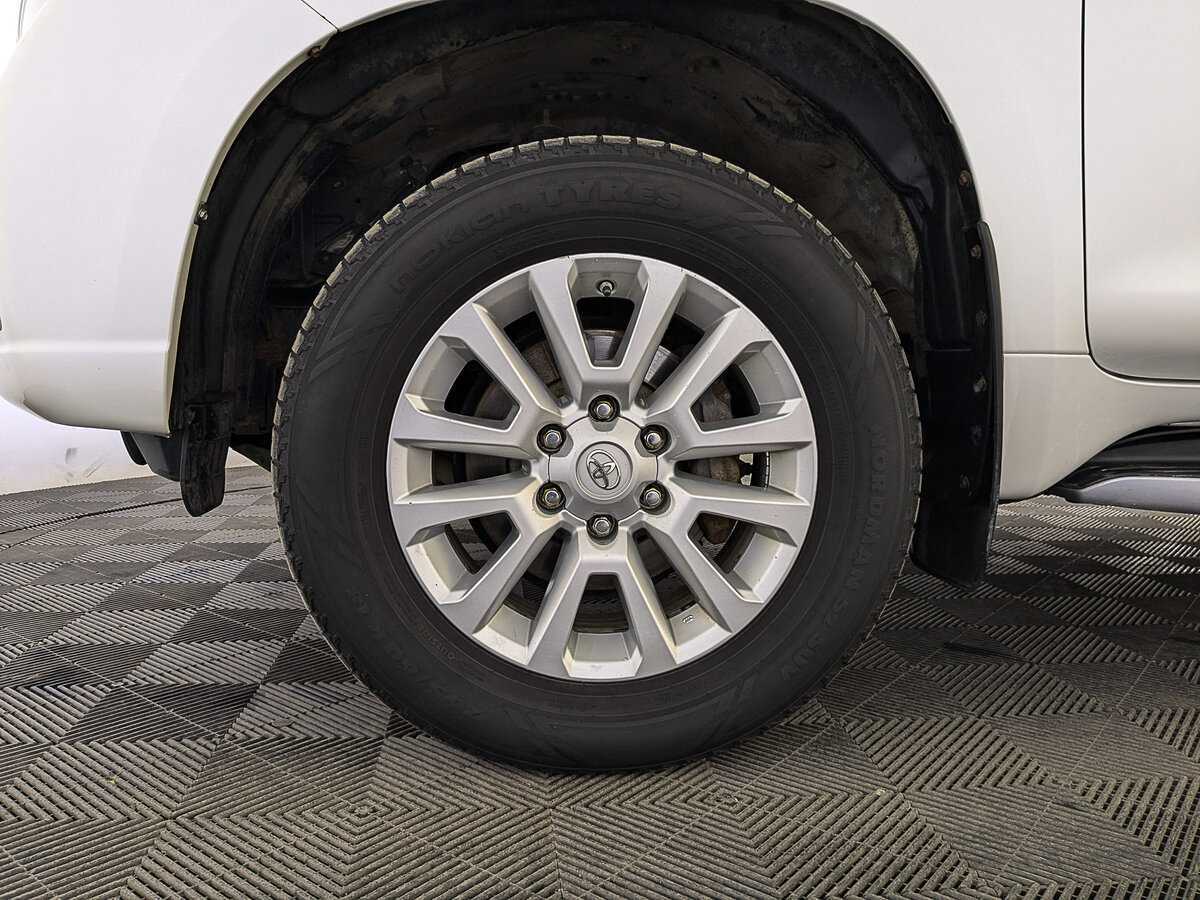 Toyota Land Cruiser Prado 2017 года с пробегом. Фото: #11